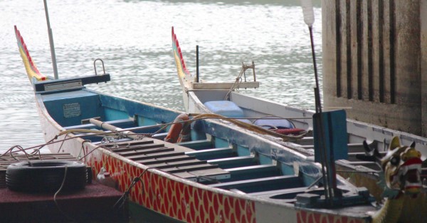 Drachenboot im Bootshaus