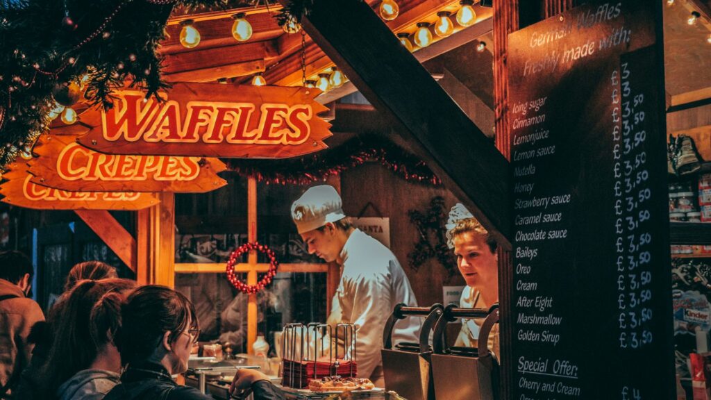 Weihnachtsmarktbude mit Crepes, Weihnachtsfeier