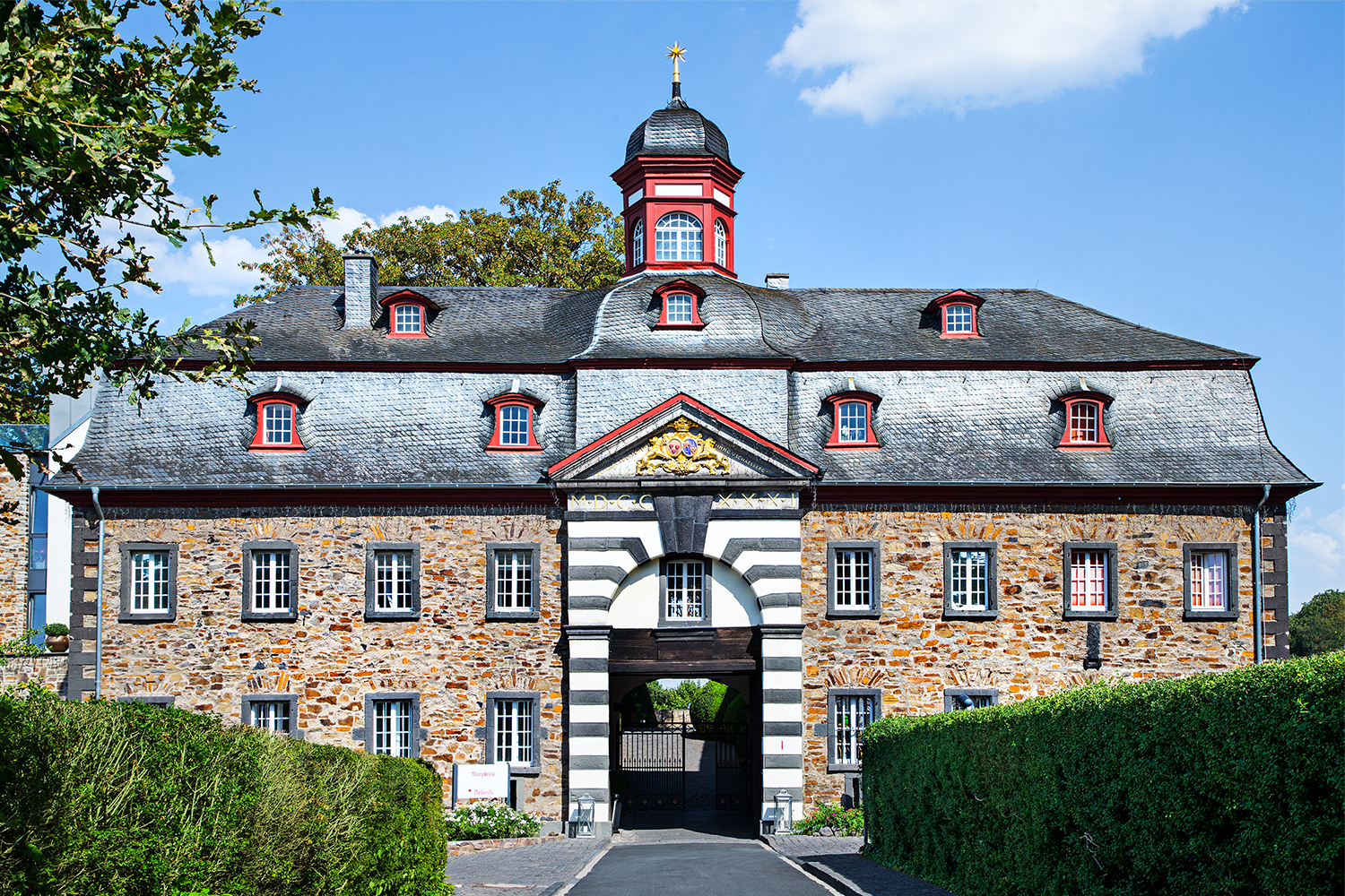 Schloss-Burgbrohl_eifel